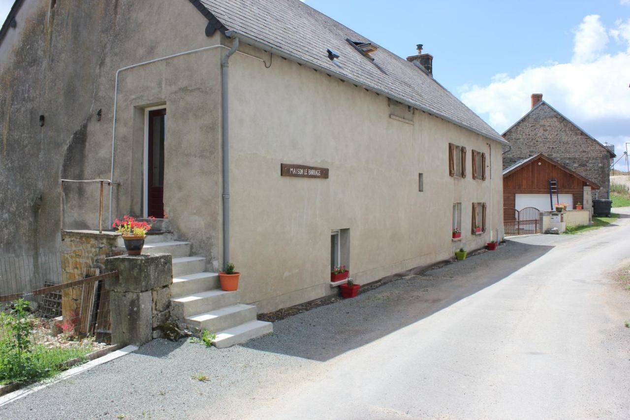 Maison Le Barrage Saint-Gervais-dʼAuvergne Exteriör bild